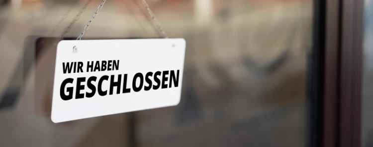 Prüfstelle geschlossen Schild beim Ingenieurbüro von Eberstein in Dahlenburg