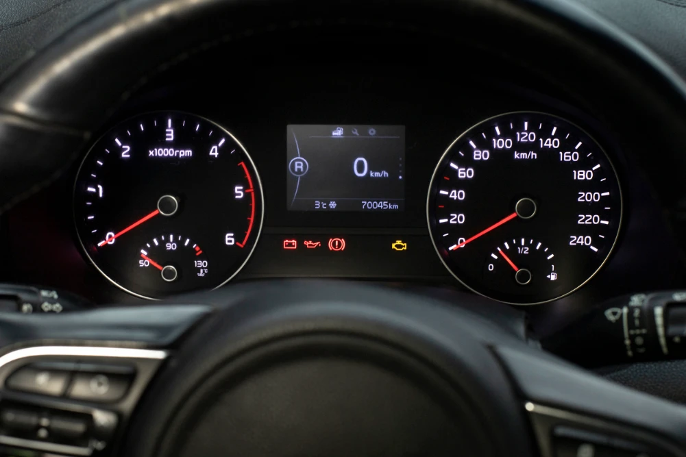 Kontrollleuchte leuchtet im Auto